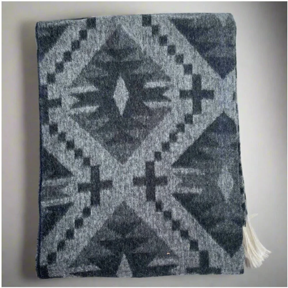 ARTZNL 100% Baby Alpaca Throw Blanket Black Diamond Large Luxury Soft All Season